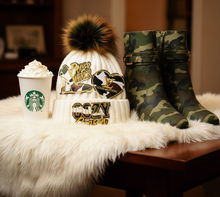 Load image into Gallery viewer, Camo &amp; white tobbagan
