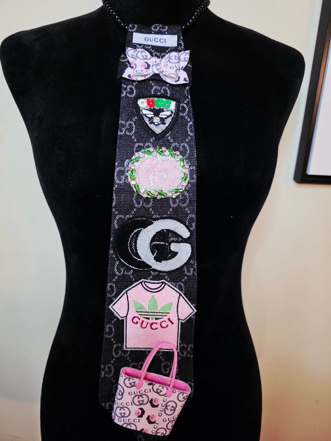 Black and pink diva tie