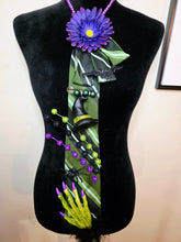 Load image into Gallery viewer, Green Halloween diva tie

