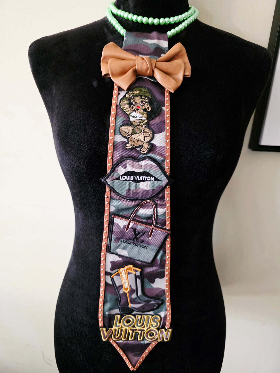 Camo Diva tie