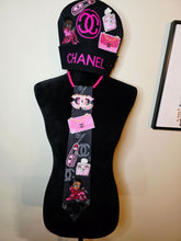 Load image into Gallery viewer, Hot Pink &amp; Black tobbagan
