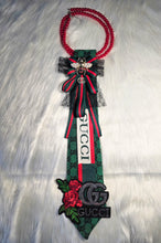 Load image into Gallery viewer, Green beanie and diva tie
