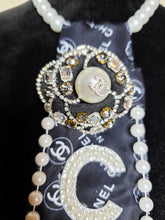 Load image into Gallery viewer, Black Pearl Diva Tie
