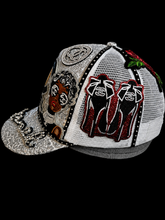 Load image into Gallery viewer, Silver and white hat
