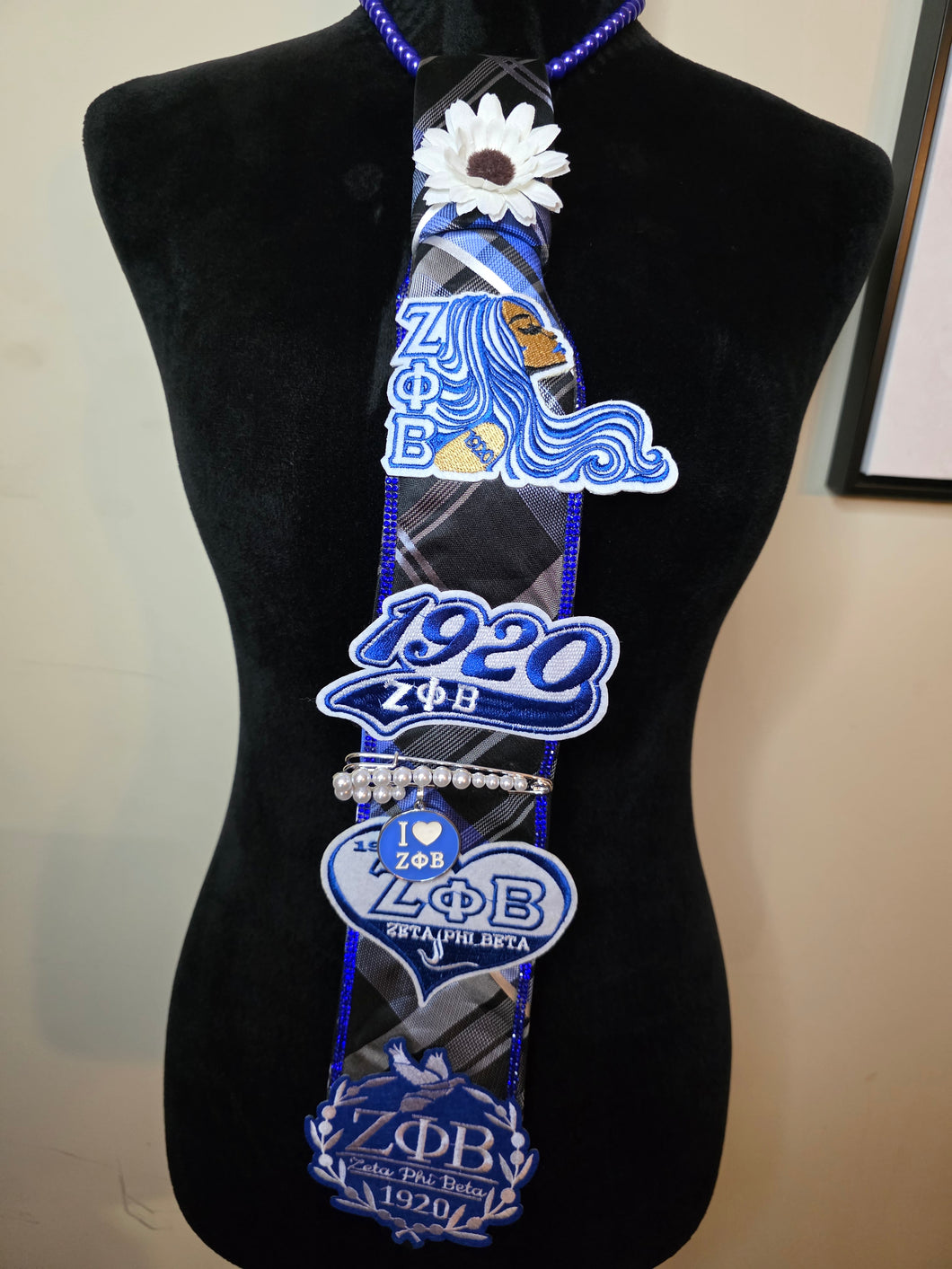Zeta Diva Tie