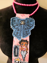 Load image into Gallery viewer, Pink &amp; Denim diva tie
