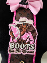 Load image into Gallery viewer, Pink &amp; Brown Diva tie
